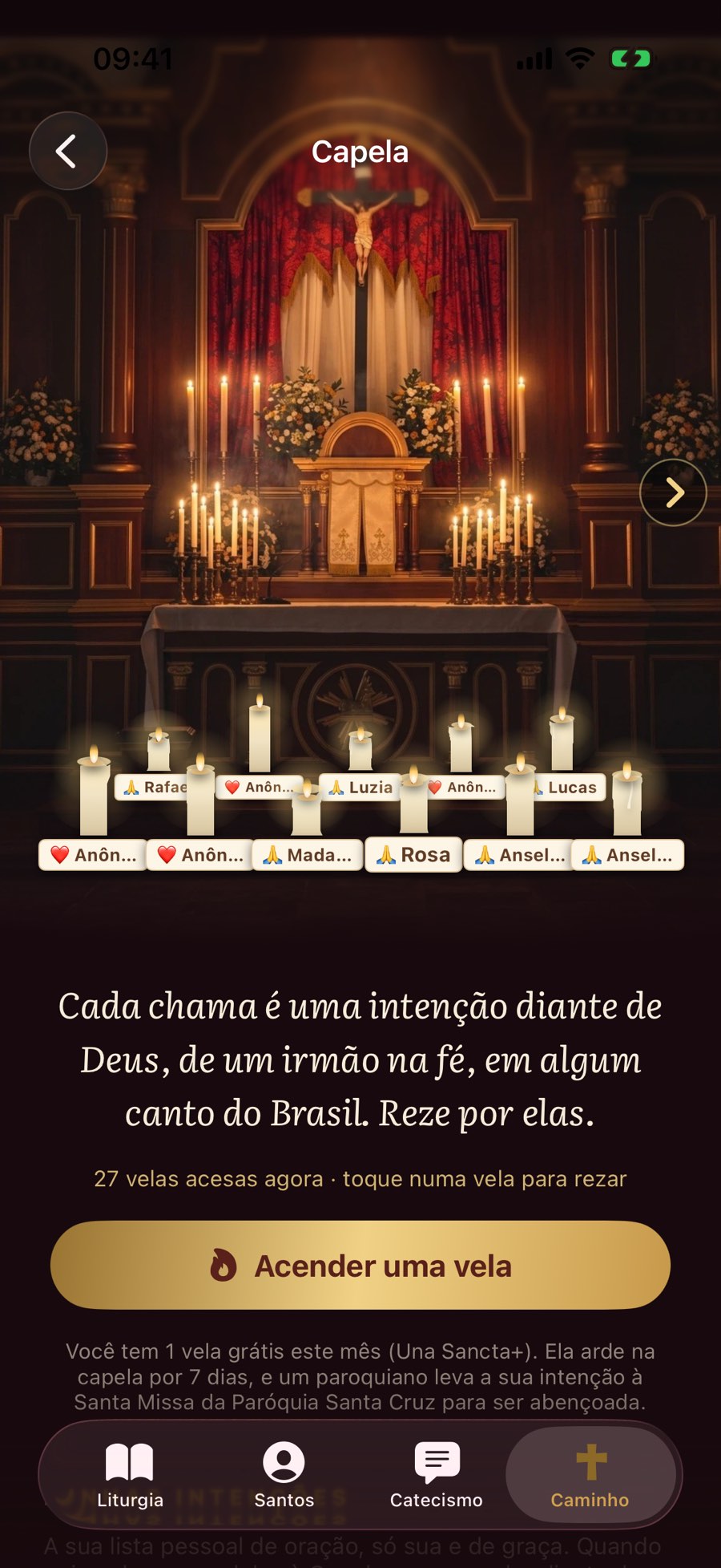 A Capela: velas na escadaria do altar