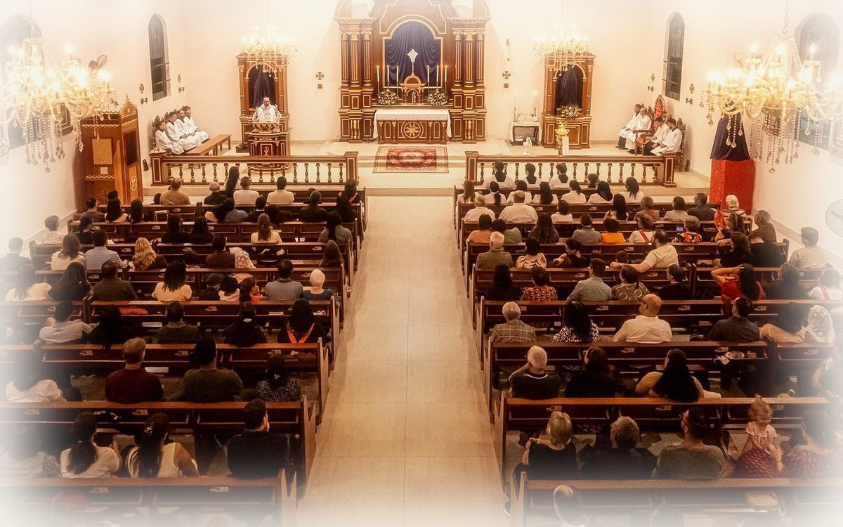 Santa Missa na Paróquia Santa Cruz